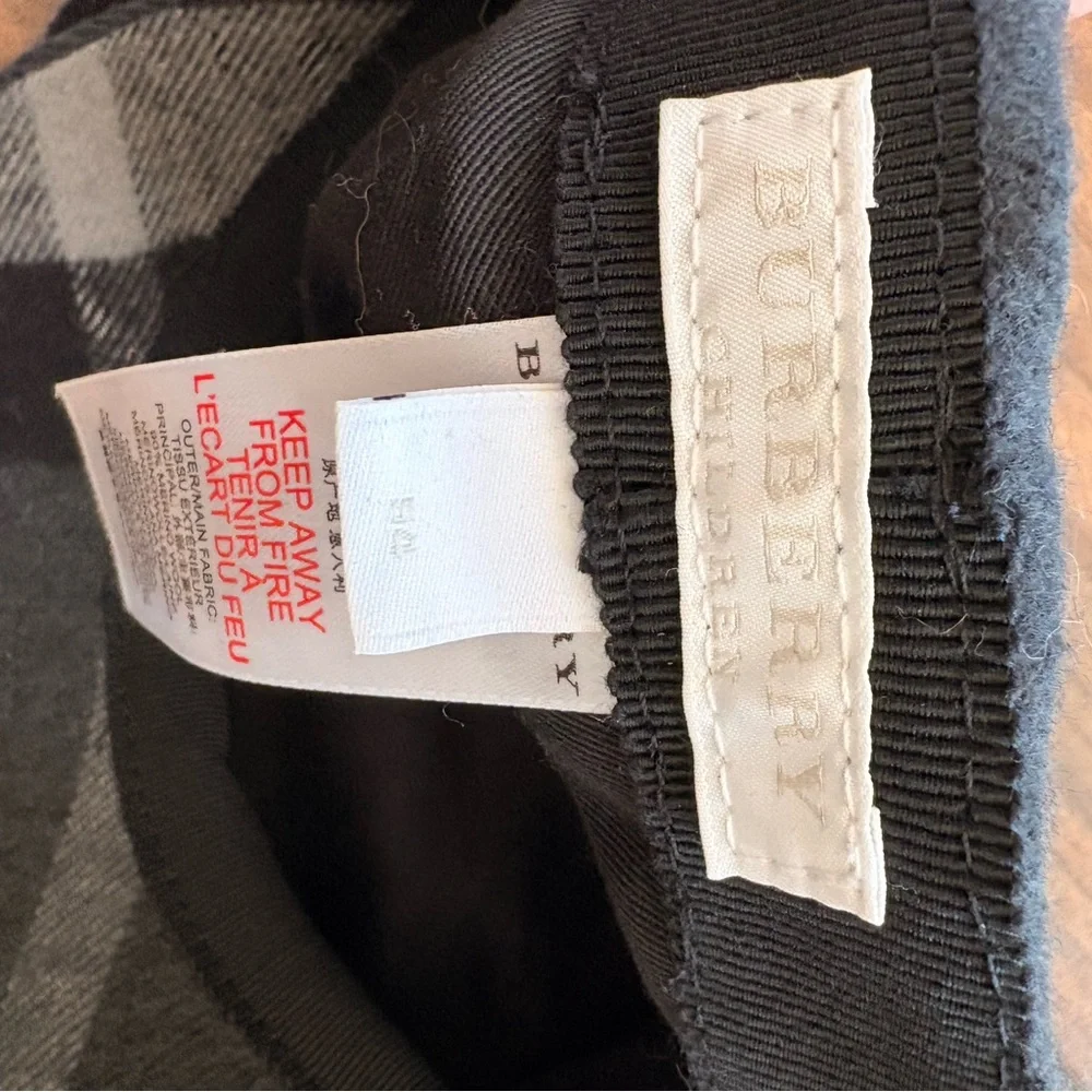 Burberry wool newsboy hat. Size 54